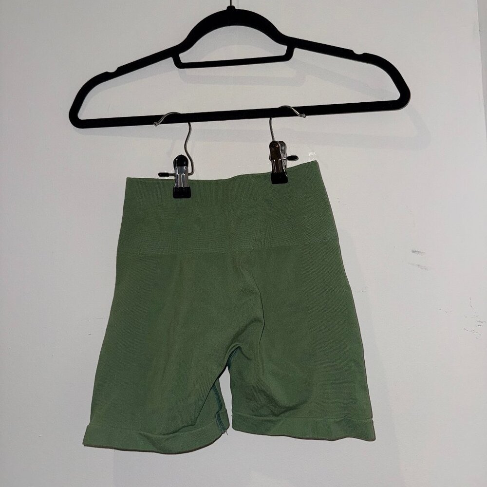 Alphalete workout shorts